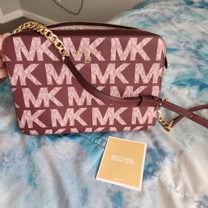 Michael kors crossbody